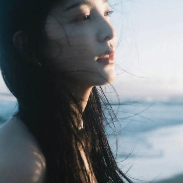 付之成灰 海报
